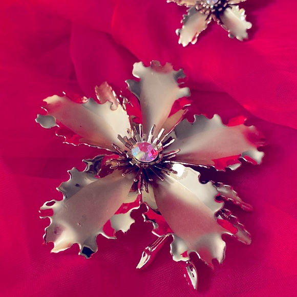 Vintage Mid-Century Brooch and Earring Set - Picture 3 of 7